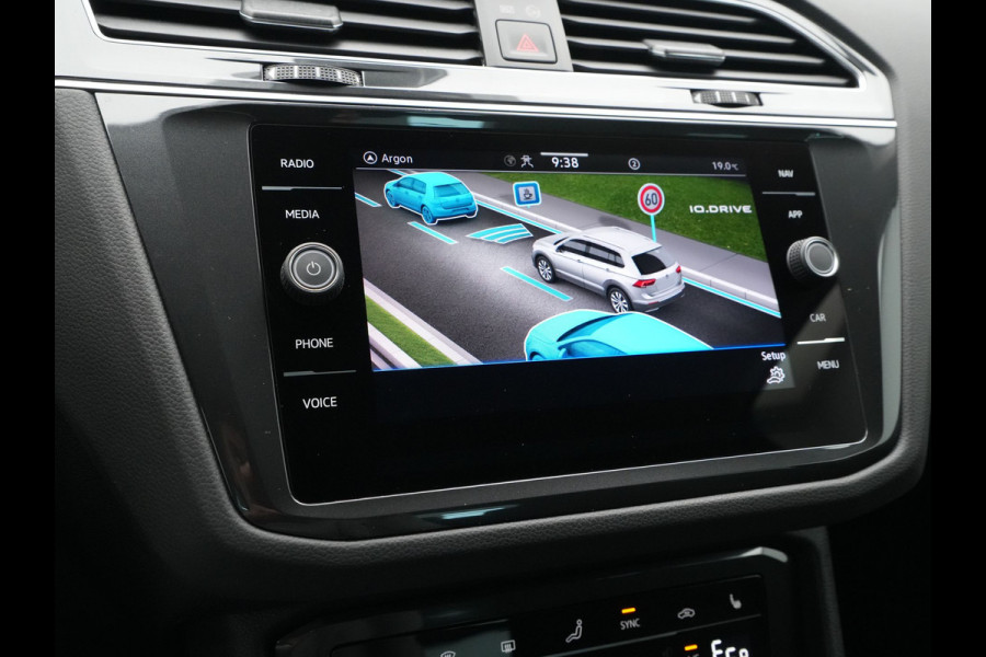 Volkswagen Tiguan 1.4 TSI 245pk eHybrid Life Navigatie Stoelverwarming Side Assist Acc 194
