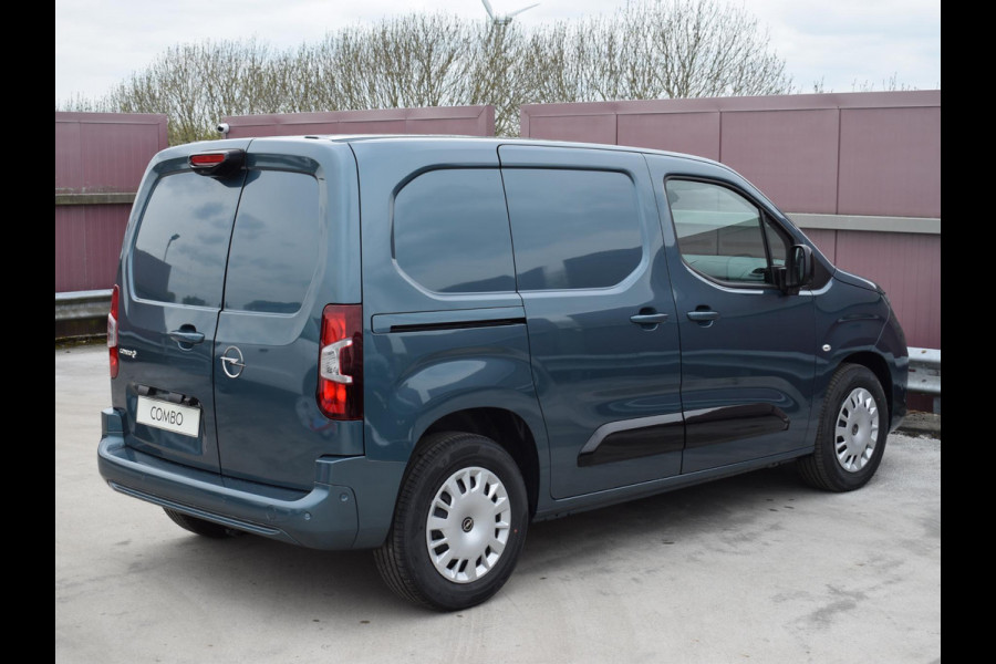 Opel Combo Electric 136 L1 50kWh | BETIMMERING | CAMERA + SENSOREN | NAVIGATIE