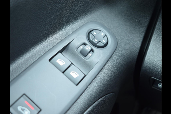 Opel Combo Electric 136 L1 50kWh | BETIMMERING | CAMERA + SENSOREN | NAVIGATIE