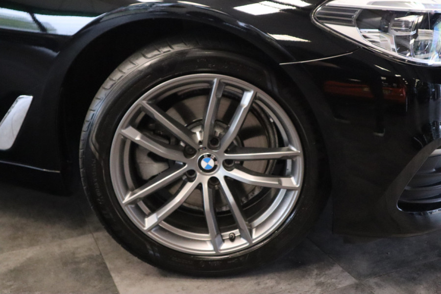 BMW 5 Serie 520i Corporate Lease High Executive Connect drive Navigatie PDC Cruise Control 18LMV Vol Leder