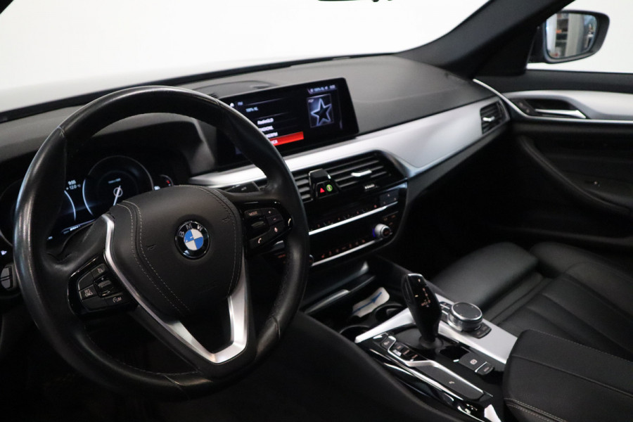 BMW 5 Serie 520i Corporate Lease High Executive Connect drive Navigatie PDC Cruise Control 18LMV Vol Leder