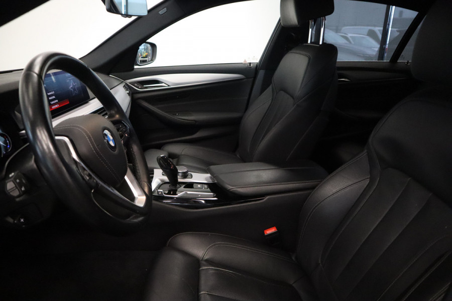 BMW 5 Serie 520i Corporate Lease High Executive Connect drive Navigatie PDC Cruise Control 18LMV Vol Leder