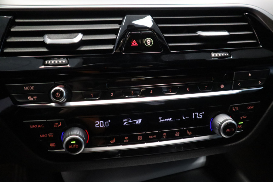 BMW 5 Serie 520i Corporate Lease High Executive Connect drive Navigatie PDC Cruise Control 18LMV Vol Leder