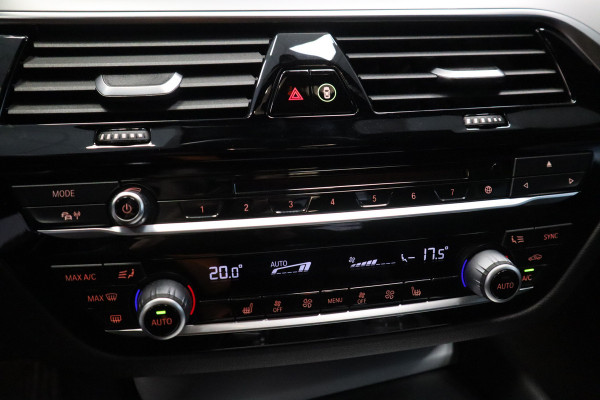 BMW 5 Serie 520i Corporate Lease High Executive Connect drive Navigatie PDC Cruise Control 18LMV Vol Leder
