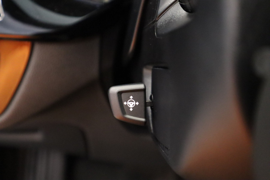 BMW 5 Serie 520i Corporate Lease High Executive Connect drive Navigatie PDC Cruise Control 18LMV Vol Leder
