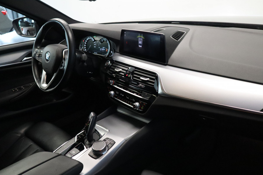 BMW 5 Serie 520i Corporate Lease High Executive Connect drive Navigatie PDC Cruise Control 18LMV Vol Leder