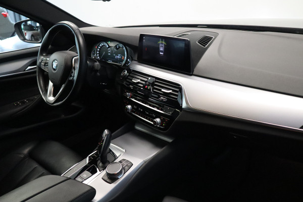 BMW 5 Serie 520i Corporate Lease High Executive Connect drive Navigatie PDC Cruise Control 18LMV Vol Leder