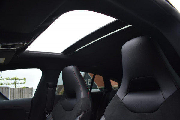 Mercedes-Benz CLA-Klasse Shooting Brake 200 AMG NIGHT | SFEERVERLICHTING | PANORAMADAK | MEMORY SEATS | PREMIUM SOUND | CAMERA