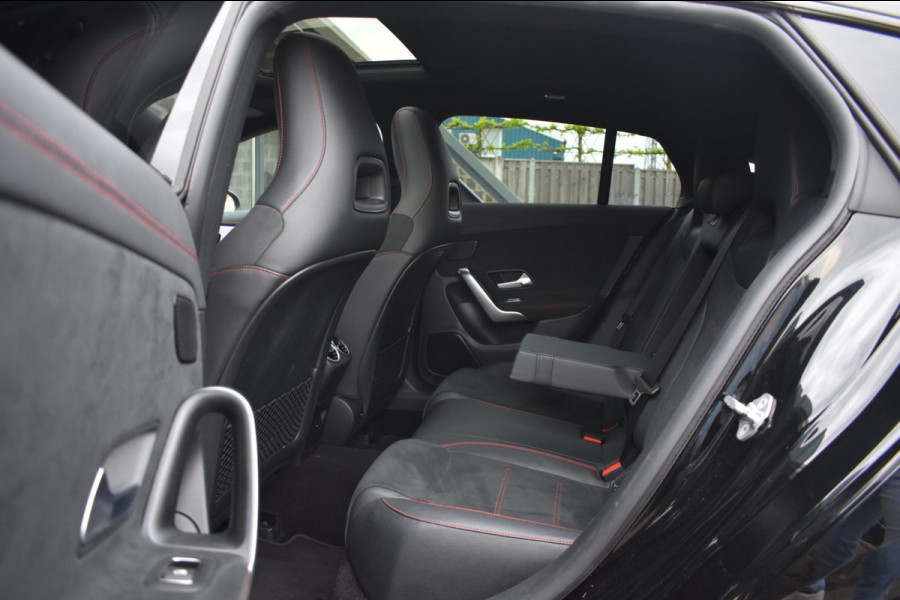 Mercedes-Benz CLA-Klasse Shooting Brake 200 AMG NIGHT | SFEERVERLICHTING | PANORAMADAK | MEMORY SEATS | PREMIUM SOUND | CAMERA