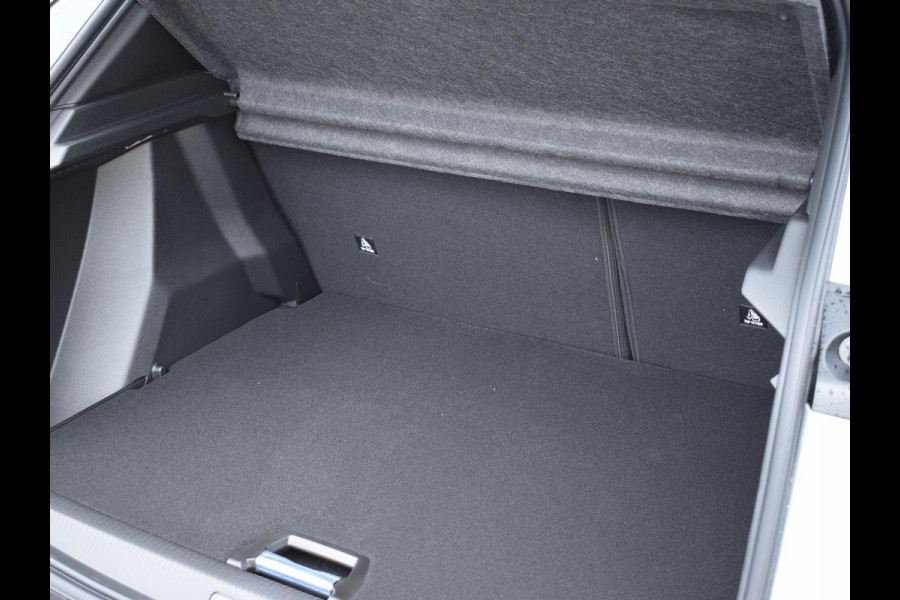 Peugeot 2008 1.2 Hybrid 136 GT | CAMERA + SENSOREN | CARPLAY | NAVI | ADAPTIVE C.C.