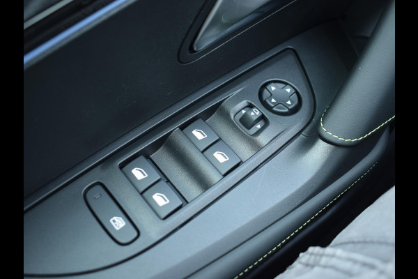 Peugeot 2008 1.2 Hybrid 136 GT | CAMERA + SENSOREN | CARPLAY | NAVI | ADAPTIVE C.C.
