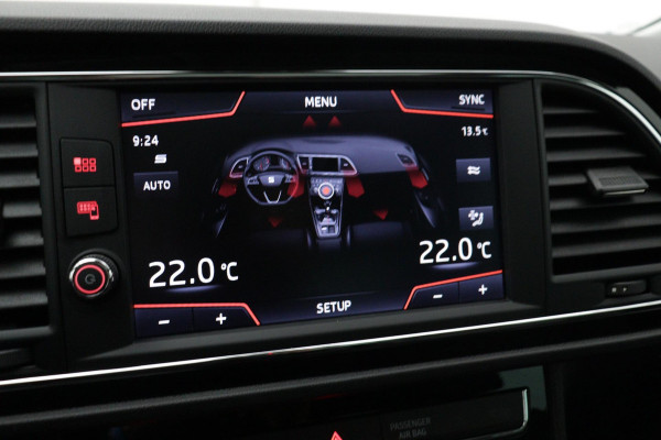 Seat Leon 2.0 TSI FR (PANORAMADAK, DIGITALE DASHBOARD, CARPLAY, BEATS, ADAPTIVE CRUISE, STOELVERWARMING, DEALER ONDERHOUDEN)