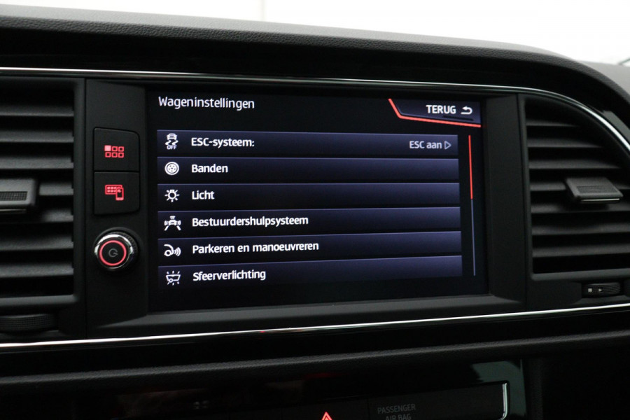 Seat Leon 2.0 TSI FR (PANORAMADAK, DIGITALE DASHBOARD, CARPLAY, BEATS, ADAPTIVE CRUISE, STOELVERWARMING, DEALER ONDERHOUDEN)