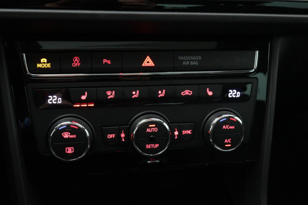 Seat Leon 2.0 TSI FR (PANORAMADAK, DIGITALE DASHBOARD, CARPLAY, BEATS, ADAPTIVE CRUISE, STOELVERWARMING, DEALER ONDERHOUDEN)