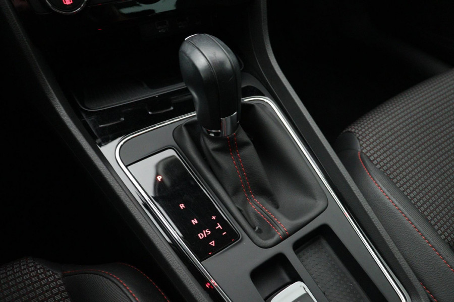 Seat Leon 2.0 TSI FR (PANORAMADAK, DIGITALE DASHBOARD, CARPLAY, BEATS, ADAPTIVE CRUISE, STOELVERWARMING, DEALER ONDERHOUDEN)