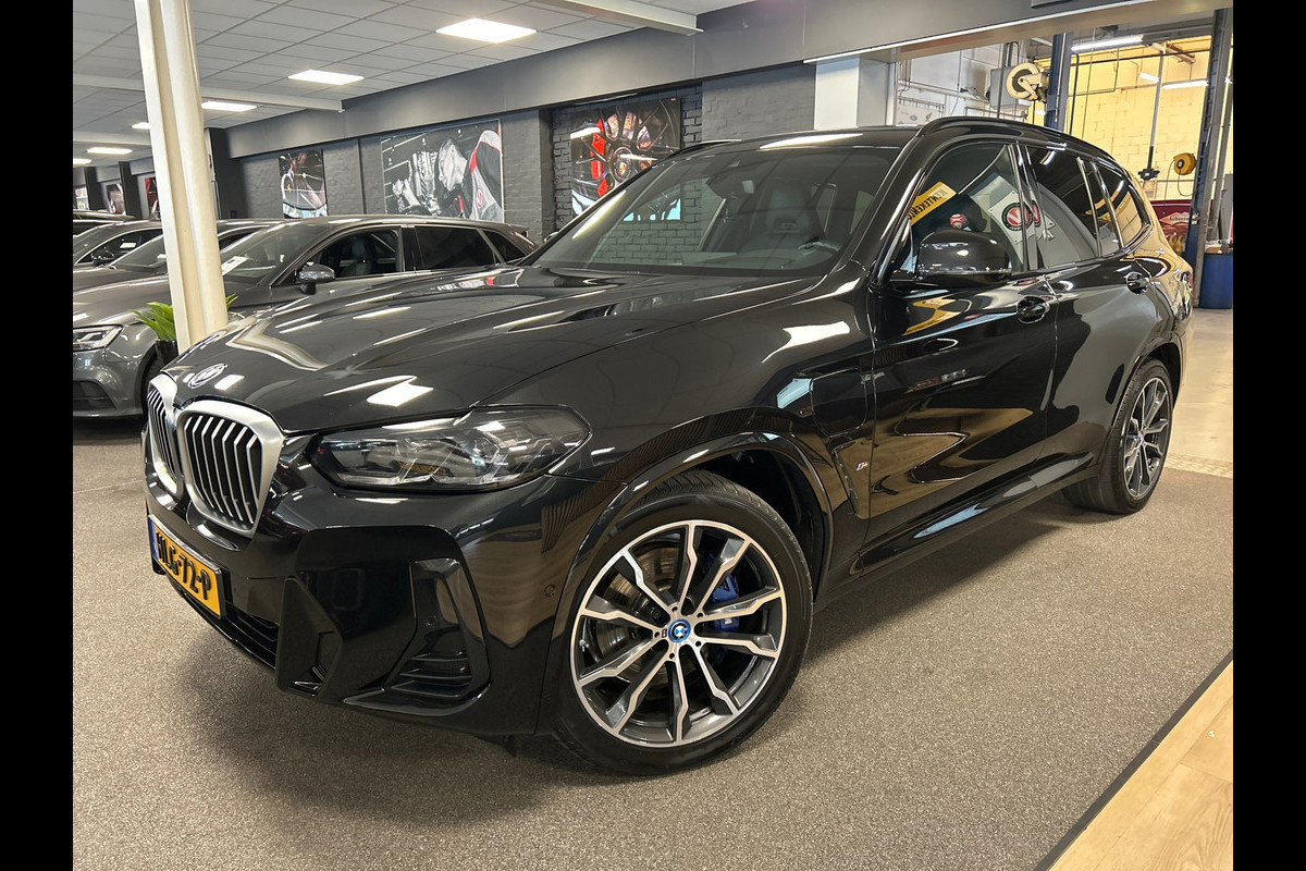 BMW X3 XDrive30e High Executive M-sport / sportstoelen / head-up/Panorama-dak BMW X3 XDrive30e High Executive M-sport / sportstoelen / head-up/Panorama-dak
