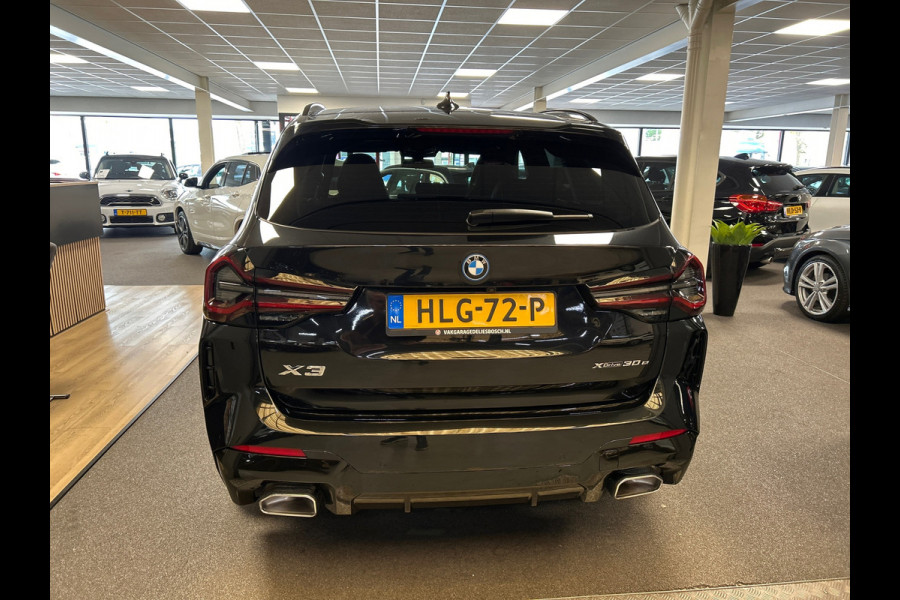 BMW X3 XDrive30e High Executive M-sport / sportstoelen / head-up/Panorama-dak