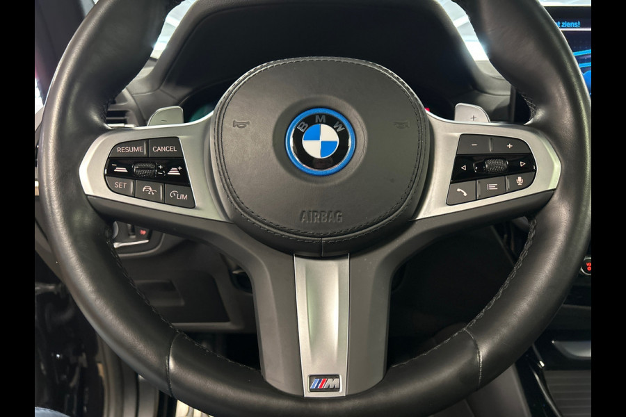 BMW X3 XDrive30e High Executive M-sport / sportstoelen / head-up/Panorama-dak