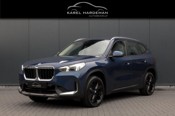 BMW X1 SDrive20i | TREKHAAK | ELEKTRISCHE VERSTAALBARE VOORSTOEL | CAMERA | LANE ASSIST