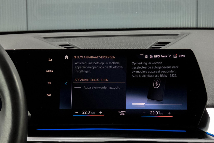BMW X1 SDrive20i | TREKHAAK | ELEKTRISCHE VERSTAALBARE VOORSTOEL | CAMERA | LANE ASSIST