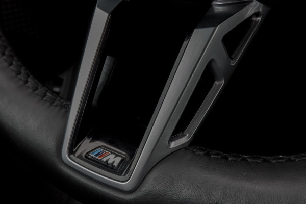 BMW X1 SDrive20i | TREKHAAK | ELEKTRISCHE VERSTAALBARE VOORSTOEL | CAMERA | LANE ASSIST