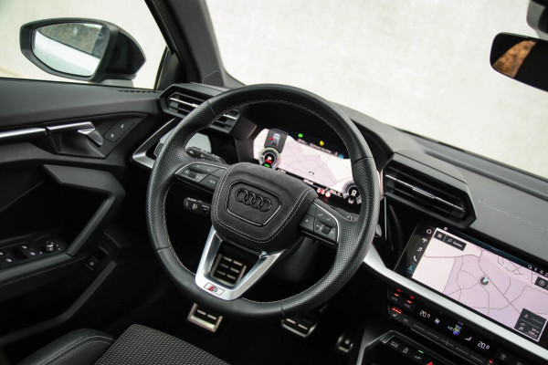 Audi A3 Sportback 40 TFSI e PHEV S Edition S-line 204pk S-Tronic! Panoramadak|Virtual Cockpit|Kuipstoelen|LED Matrix|Camera|Black