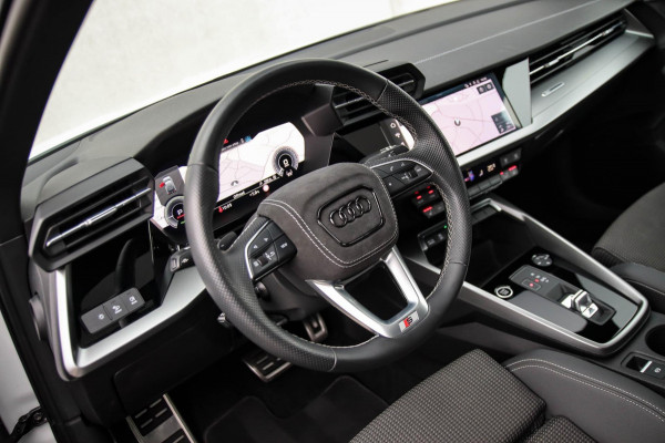 Audi A3 Sportback 40 TFSI e PHEV S Edition S-line 204pk S-Tronic! Panoramadak|Virtual Cockpit|Kuipstoelen|LED Matrix|Camera|Black