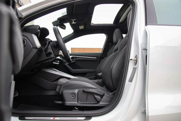 Audi A3 Sportback 40 TFSI e PHEV S Edition S-line 204pk S-Tronic! Panoramadak|Virtual Cockpit|Kuipstoelen|LED Matrix|Camera|Black
