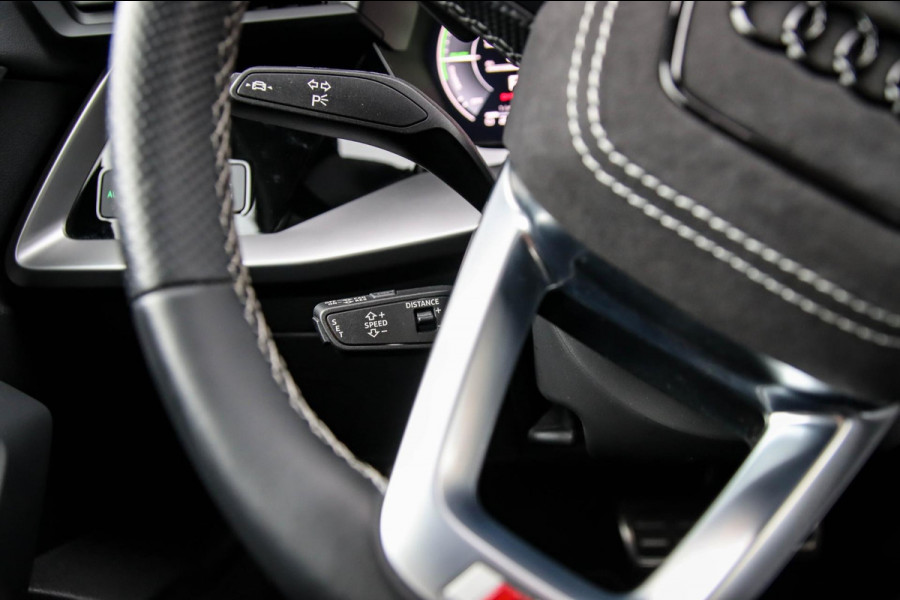 Audi A3 Sportback 40 TFSI e PHEV S Edition S-line 204pk S-Tronic! Panoramadak|Virtual Cockpit|Kuipstoelen|LED Matrix|Camera|Black