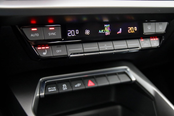 Audi A3 Sportback 40 TFSI e PHEV S Edition S-line 204pk S-Tronic! Panoramadak|Virtual Cockpit|Kuipstoelen|LED Matrix|Camera|Black