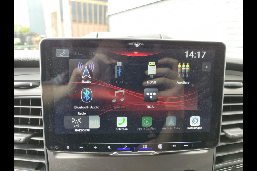 Ford Transit 350 D130pk L4H3 Navi Camera Pdc Apple Carplay Android WiFi-vb Airco Cruise Control Voorruit-Verwarmd 2.0TDCI Regensensor DAB Schuifdeur Betonplex Vloer Wandbetimmering Roll Stability Control Led Spoorwisselassist Euro 6 Zeer Compleet!