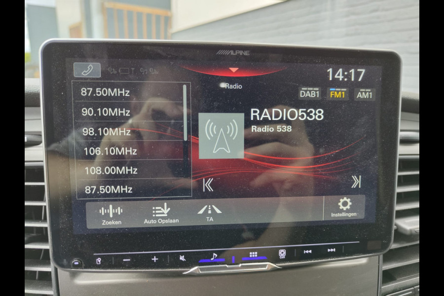 Ford Transit 350 D130pk L4H3 Navi Camera Pdc Apple Carplay Android WiFi-vb Airco Cruise Control Voorruit-Verwarmd 2.0TDCI Regensensor DAB Schuifdeur Betonplex Vloer Wandbetimmering Roll Stability Control Led Spoorwisselassist Euro 6 Zeer Compleet!