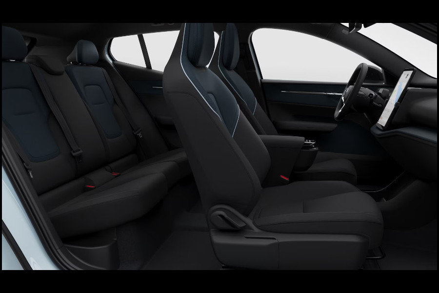 Volvo EX30 272PK Ext. Range Plus Nu van €47.150 Voor €39.650! / Adaptieve Cruise Control/ Dodehoek Detectie / Parkeersensoren/ Achteruitrijcamera/ Warmtepomp/ Google Services/