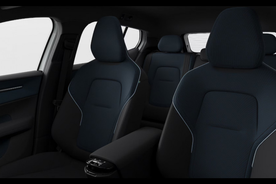 Volvo EX30 272PK Ext. Range Plus / Van €47.825 Voor €40.325!  / Adaptieve cruise control / BLIS / Parkeersensoren met camera / Elektrische achterklep / 20" velgen / getint glas / Stoel en stuurwielverwarming / Google infotainment / Keyless entry