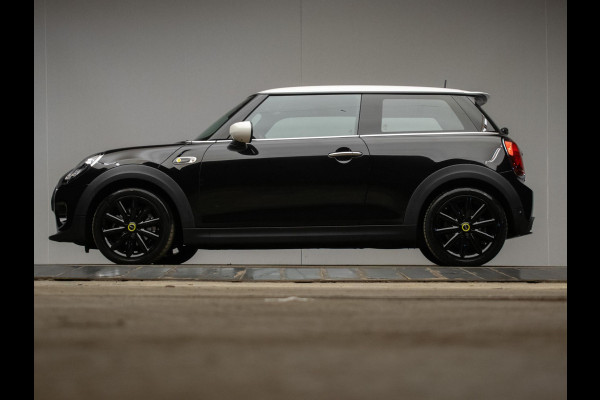 MINI Mini Electric Essential Sport 33 kWh (APPLE CARPLAY,NAVI,CRUISE,STOELVERWARMING,LED,CAMERA,PDC,KEYLESS,LM VELGEN,NETTE STAAT)