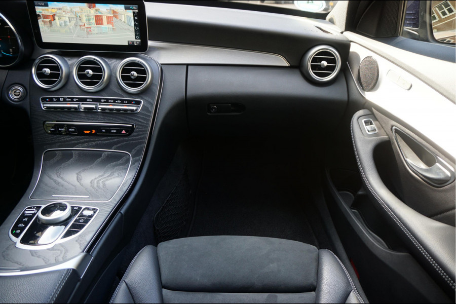 Mercedes-Benz C-Klasse Estate 180 Business Solution AMG Aut9 | NL AUTO (NAP) | FACELIFT MODEL | 360 camera TOPVIEW | Trekhaak | Apple Carplay | Lederen Sportinterieur | WideScreen Navi | Volledig Digitaal Dashboard | AMG Exterieur AMG Interieur |