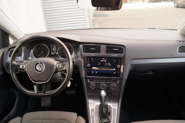 Volkswagen Golf Variant 1.6 TDI DSG Highline Business R-Line