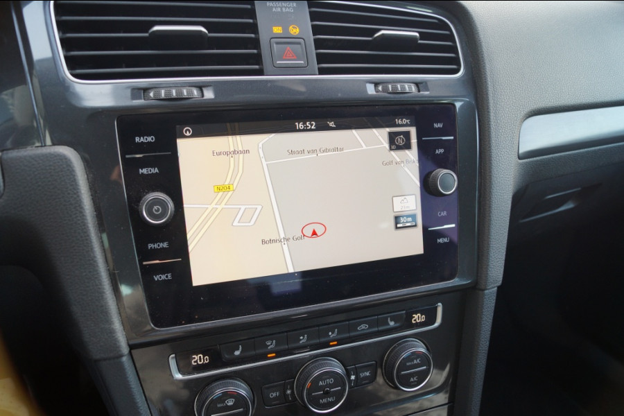 Volkswagen Golf Variant 1.6 TDI DSG Highline Business R-Line