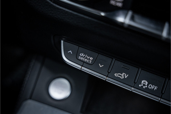 Audi Q5 55 TFSI e quattro Competition - Panorama | Luchtvering | RS Seats | 360 Camera | ACC