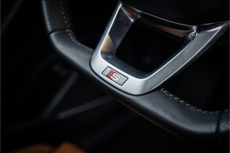 Audi Q5 55 TFSI e quattro Competition - Panorama | Luchtvering | RS Seats | 360 Camera | ACC