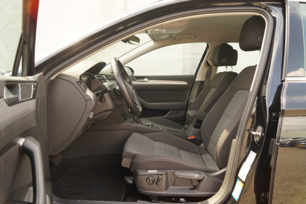 Volkswagen Passat Variant 1.5 TSI 150pk DSG Business -NAVI-ECC-LED-