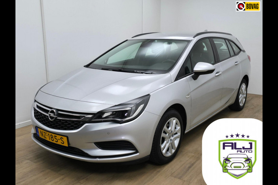 Opel Astra Sports Tourer Occasion 1.0 met trekhaak, parkeercamera en cruisecontrol | Carplay! | Tweedehands Opel Astra stationw. |