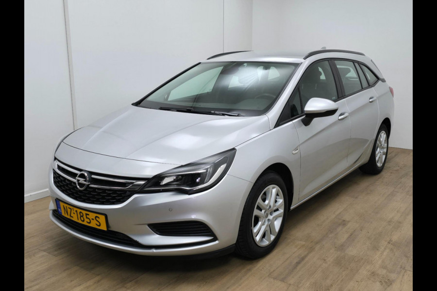 Opel Astra Sports Tourer Occasion 1.0 met trekhaak, parkeercamera en cruisecontrol | Carplay! | Tweedehands Opel Astra stationw. |