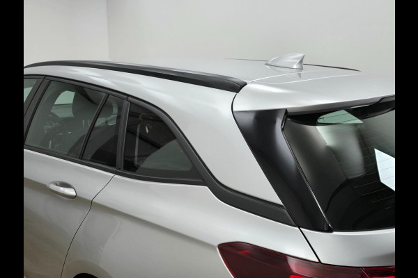 Opel Astra Sports Tourer Occasion 1.0 met trekhaak, parkeercamera en cruisecontrol | Carplay! | Tweedehands Opel Astra stationw. |