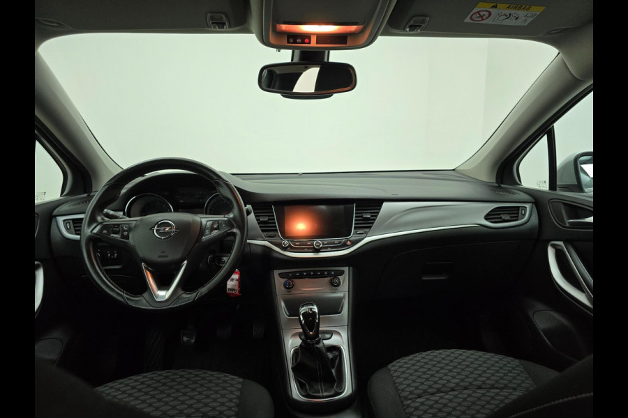 Opel Astra Sports Tourer Occasion 1.0 met trekhaak, parkeercamera en cruisecontrol | Carplay! | Tweedehands Opel Astra stationw. |