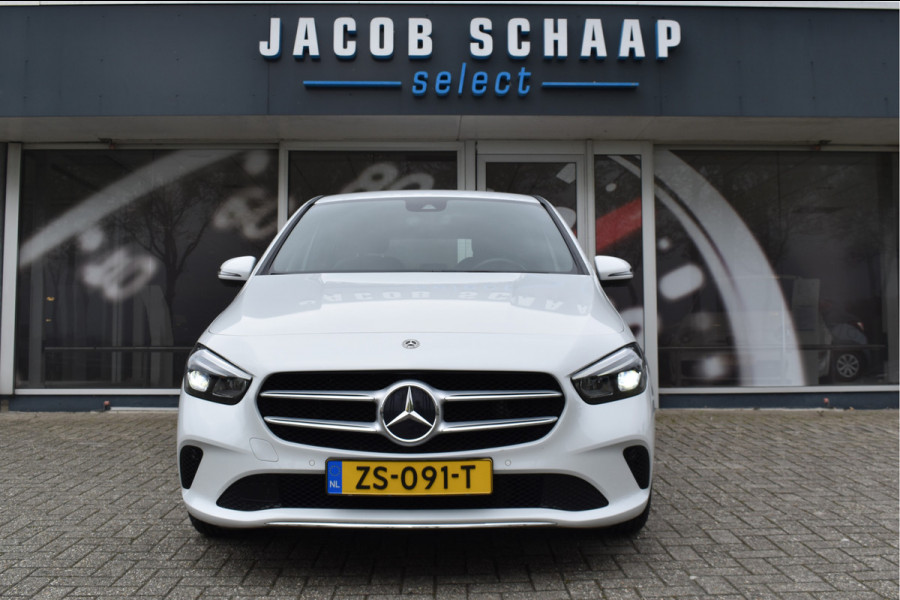 Mercedes-Benz B-Klasse 180 Launch Edition Automaat / Clima / Parkeerhulp / LED / Navi / Carplay
