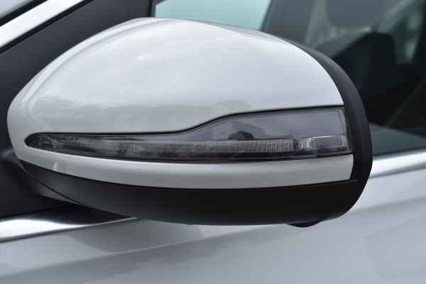 Mercedes-Benz B-Klasse 180 Launch Edition Automaat / Clima / Parkeerhulp / LED / Navi / Carplay