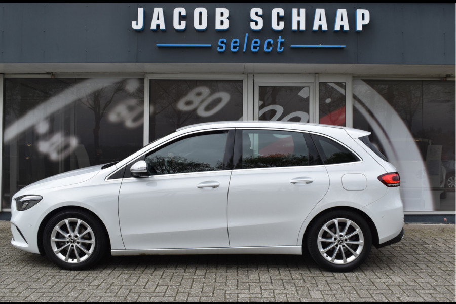 Mercedes-Benz B-Klasse 180 Launch Edition Automaat / Clima / Parkeerhulp / LED / Navi / Carplay