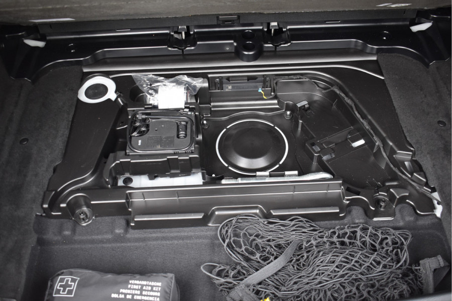 Mercedes-Benz B-Klasse 180 Launch Edition Automaat / Clima / Parkeerhulp / LED / Navi / Carplay