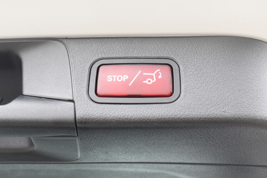 Mercedes-Benz B-Klasse 180 Launch Edition Automaat / Clima / Parkeerhulp / LED / Navi / Carplay